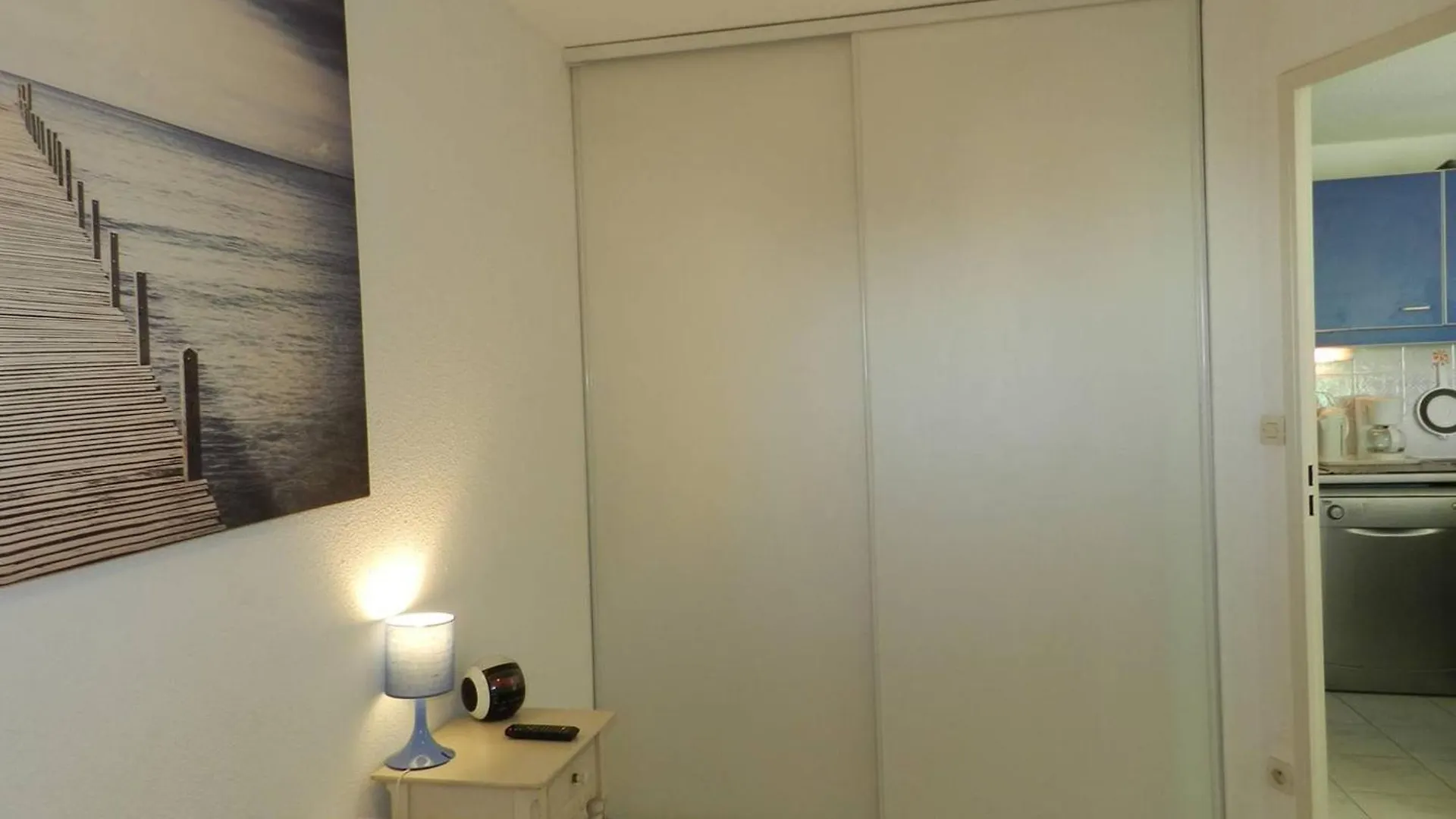 Appartement T2 Avec Coin Nuit, Piscine, Parking Securise, Proche Plage - Le Lavandou - Fr-1-251-743 0*,  France